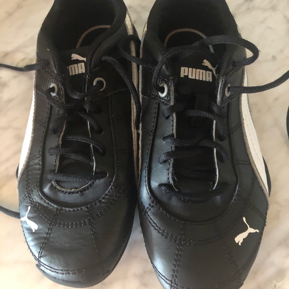 Puma boys black and white Sneakers Size 12